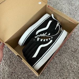 women’s black high top vans